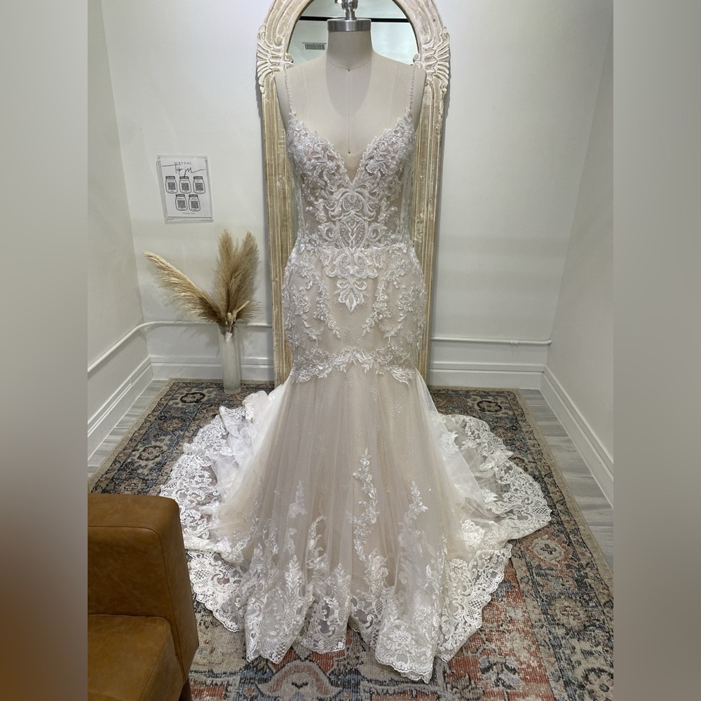 Chic Nostalgia Sample Wedding Dress Ivory/Blush Bridal Size 14